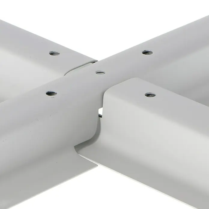 Ersatz-Plattenständer - Lichtgrau, Passend für: Sunfun Ligurien Ampelschirmgestell - Nahaufnahme eines weißen, kreuzförmigen Metallrahmens mit Löchern, der eine robuste und stabile Struktur für Möbel oder Geräte bildet.