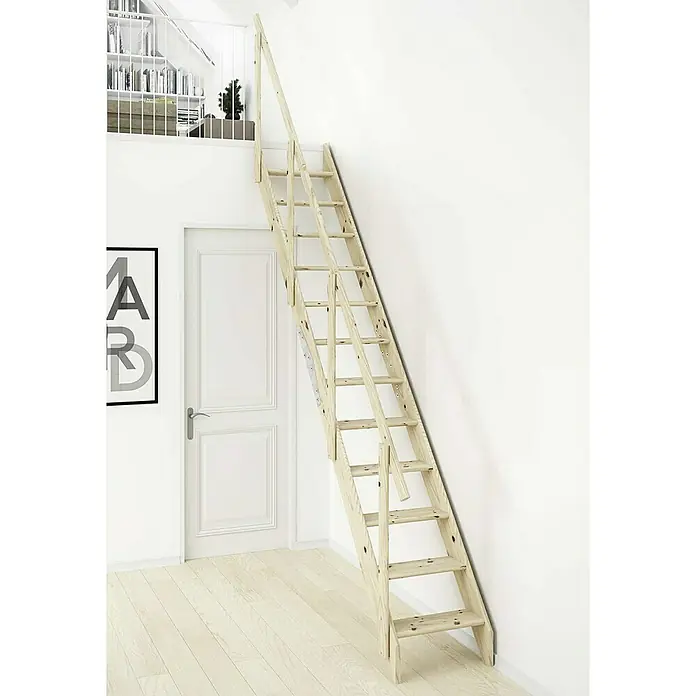 Dolle Raumspartreppe Kiel - Breite: 57,2 cm, Fichte, Anzahl Steigungen: 13 Stk., Geschosshöhe: 283,5 cm - Holztreppe mit Geländer in einem hellen Raum, die zu einem oberen Stockwerk führt. Die Treppe ist das Hauptaugenmerk des Bildes.