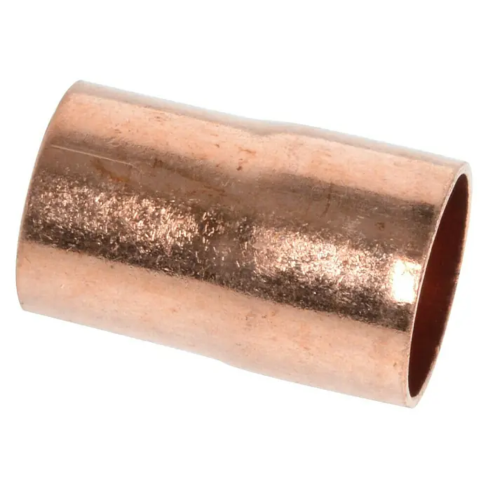 Absatznippel 5243 - 18 x 15 mm, 1 Stk., Metall - Nahaufnahme einer Kupferrohrverbindung, glänzend und leer, isoliert auf Weiß für Sanitäranwendungen.