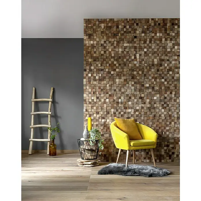 Dekoleiter - Teak, Unbehandelt, 45 x 150 cm - Holzverkleidete Wand mit einem gelben Sessel, einem Beistelltisch und einer Leiter, die ein gemütliches und modernes Ambiente schafft.