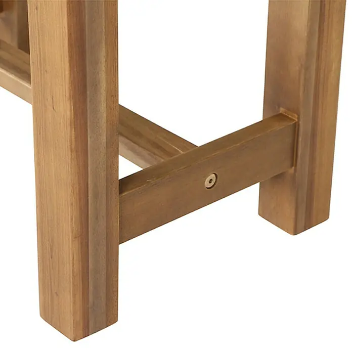 Siena Garden Falun Hocker - 50 x 33 x 45 cm, Akazie - Detailansicht eines robusten Holzmöbelstücks, das die solide Bauweise und natürliche Maserung hervorhebt.