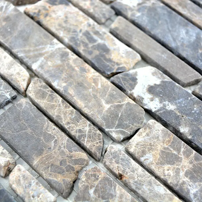 Mosaikfliese Brick Uni MOS BRICK 285 - 27,5 x 30 cm, Braun, Matt - Nahaufnahme von rechteckigen, grauen Marmorfliesen mit natürlichen Maserungen, die ein elegantes und robustes Design für Innenräume bieten.