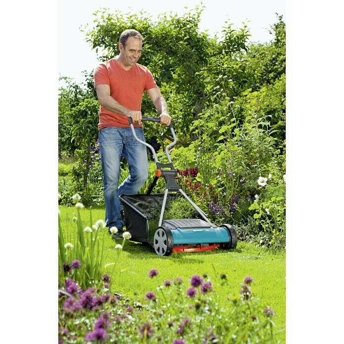 Gardena Comfort Spindelmäher 400 CSchnittbreite: 40 cm, Max. Flächenempfehlung: 250 m² Use Shot