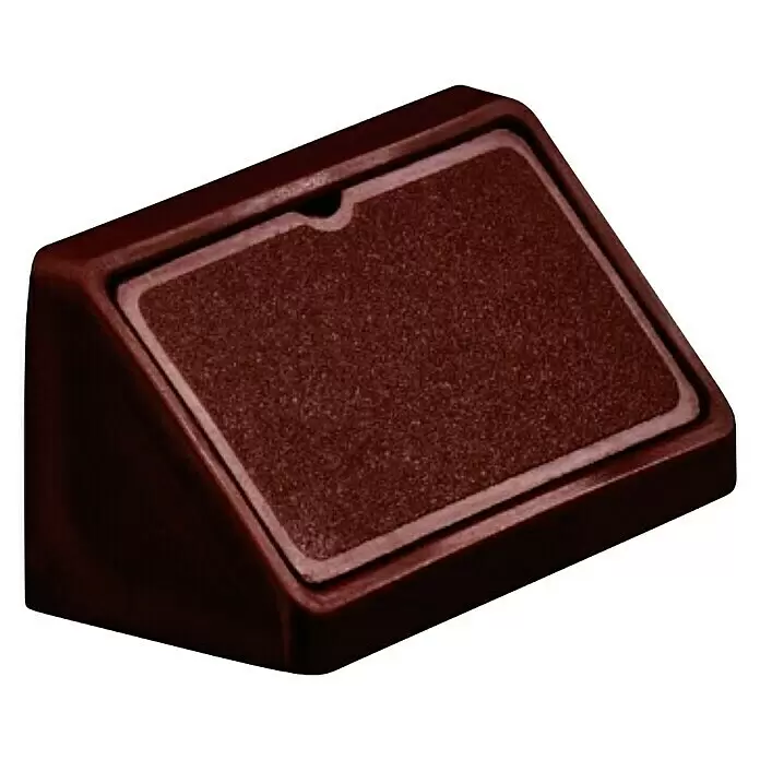 Suki Conector de esquina - 21 x 44 x 21 mm, Marrón oscuro - Artículo rectangular marrón oscuro con superficie superior inclinada y texturizada y pequeña muesca para el dedo.