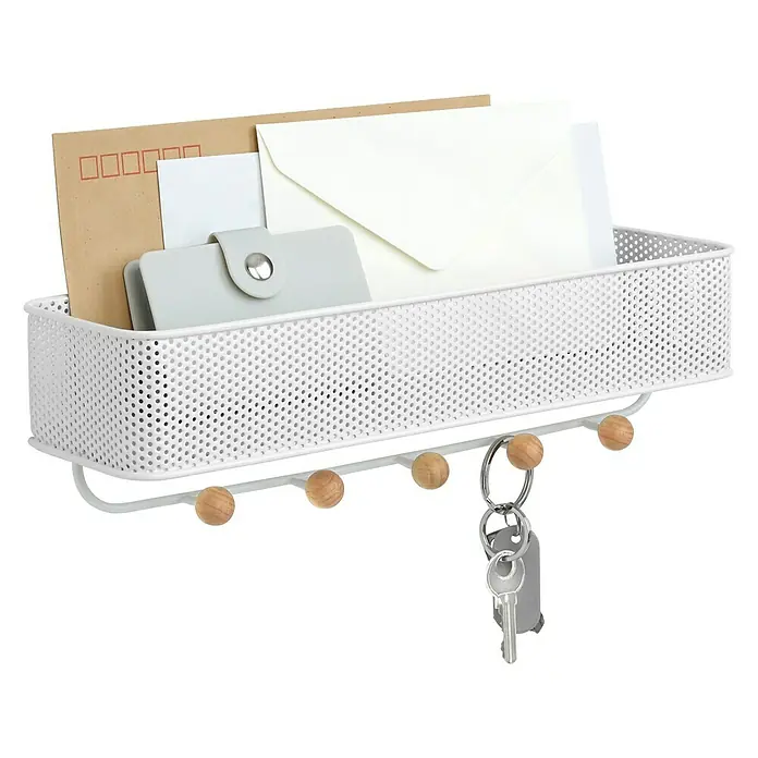 Umbra Schlüsselbrett Estique - L x B x H: 32 x 9,5 x 9,5 cm, Anzahl Haken: 5 Stk., Weiß - Weiße Wandablage mit Holzknöpfen und Schlüsseln, ideal zur Aufbewahrung von Post und Schlüsseln im Eingangsbereich.