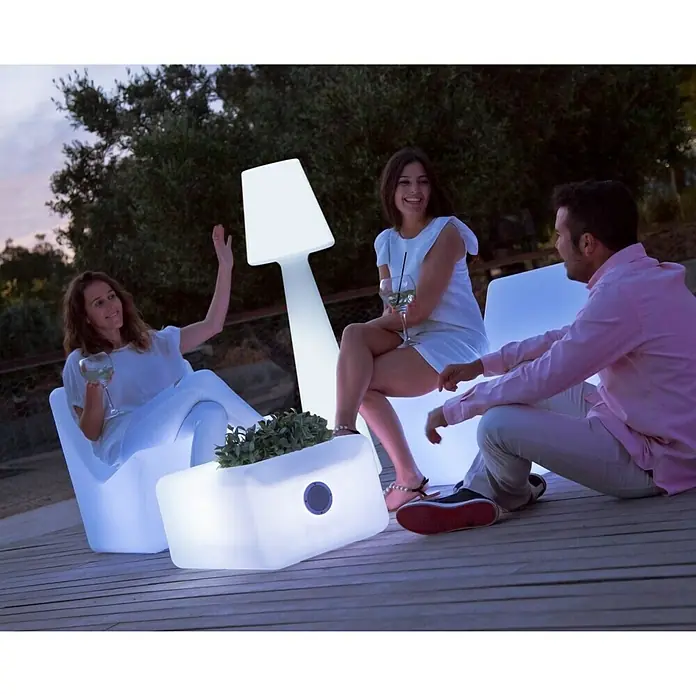 New Garden Lámpara de diseño para exterior LED Lola - 8 W, Blanco frío, Altura: 165 cm - Conjunto de muebles LED: Mesa iluminada, lámpara y sillones crean un ambiente elegante para veladas agradables al aire libre.
