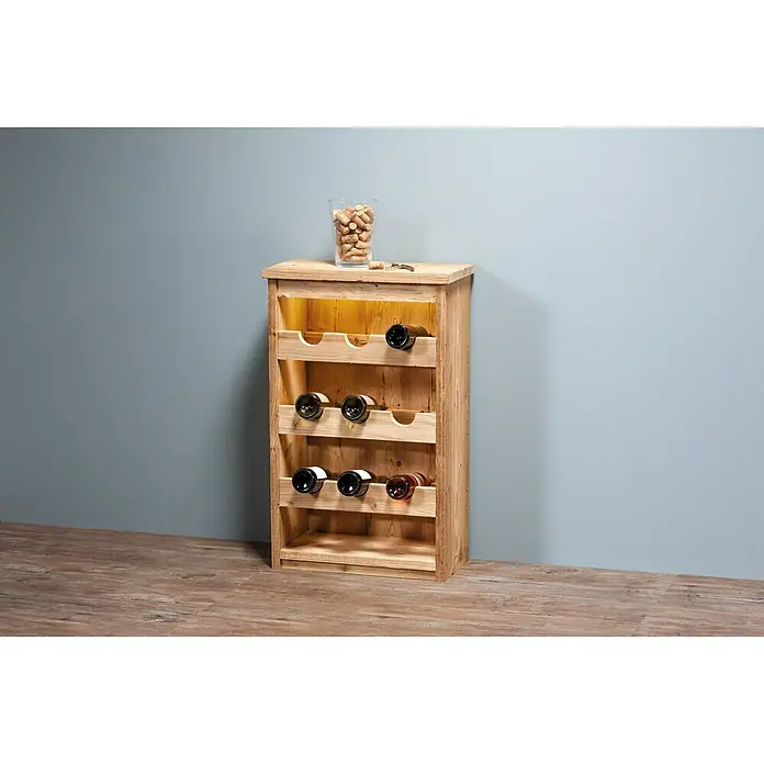 Massivholzbrett Tiroler Fichte - Fichte, 200 x 28,8 x 2,7 cm, Gehackt - Ein rustikales Weinregal aus Holz mit mehreren Fächern zur Aufbewahrung von Weinflaschen, ideal für die stilvolle Weinlagerung.