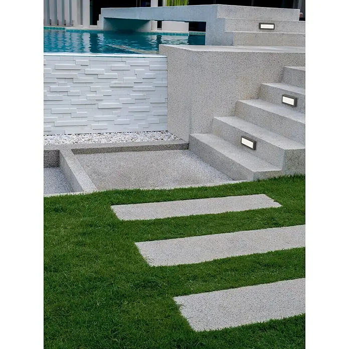 Forlight Aplique exterior LED Grove - 3 W, 3 x 21 x 8,6 cm, Antracita, IP65 - Diseño de jardín moderno con elegantes escalones de hormigón, luces empotradas y un cuidado sendero de césped. La combinación perfecta de naturaleza y diseño moderno.