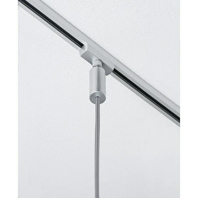 Paulmann URail 2Easy Pendelleuchte Basic - 20 W, Chrom, Höhe: 150 cm - Detailaufnahme einer silbernen Stromschiene mit Aufhängung und Kabel an einer Decke. Perfekt für moderne Beleuchtungslösungen.