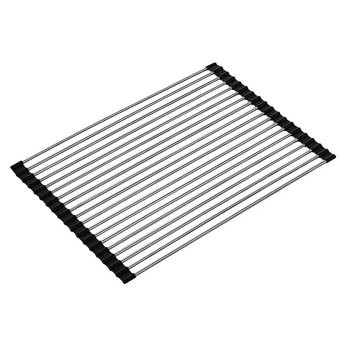 Esterilla escurridora enrollable - 44 x 32 cm, Inox/Negro - Vista de un escurridor de fregadero metálico, que ofrece una solución robusta e higiénica para secar los platos.