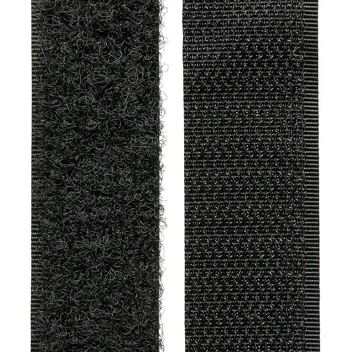 3M Scotch Cinta engomada Interior - 19 x 76 mm, Negro - Primer plano de cinta de velcro negra, que consta del lado del gancho (izquierda) y del lazo (derecha) para aplicaciones de fijación versátiles.