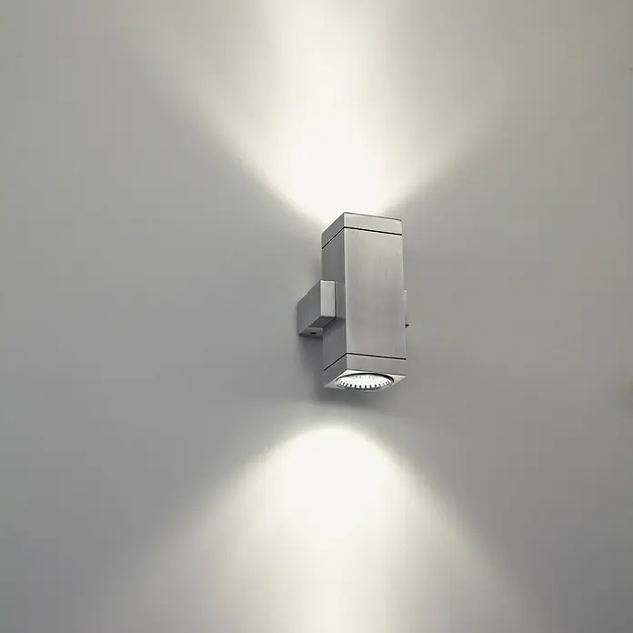 Voltolux Alu-Design Aplique de pared Asti - 50 W, Plata - Lámpara de pared metálica con haces de luz hacia arriba y hacia abajo, que ofrece una solución de iluminación moderna y elegante.