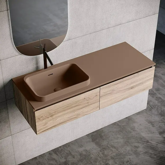 Lavabo y encimera Paul izquierda - 46 x 121 cm, Orificios para grifo: Izquierda, Con desbordamiento, Cacao - Elegante baño con un moderno lavabo marrón y un mueble de lavabo con aspecto de madera.