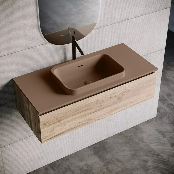 Lavabo y encimera Paul - 46 x 101 cm, Orificios para grifo: Medio, Con desbordamiento, Cacao - Moderno lavabo de baño con lavabo marrón y mueble de madera, elegantemente montado en una pared texturizada.