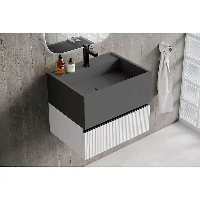 Lavabo de sobremesa Marine - 46 x 60,2 cm, Antracita - Mueble de lavabo con superficie gris, frentes acanalados blancos, grifo negro y dispensadores de jabón decorativos para un diseño de baño moderno.