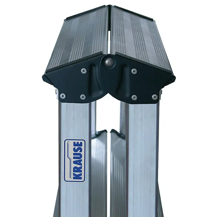 Krause Monto Doppel-Stehleiter Dopplo - Arbeitshöhe: 2,4 m, Anzahl Tritte: 8 Stk., Belastbarkeit: 150 kg, Aluminium - Nahaufnahme einer Krause-Leiter, die die robuste Bauweise und das Scharnierdesign hervorhebt.\n