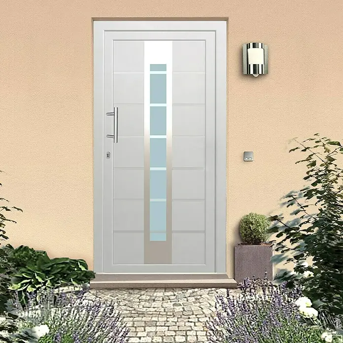 Solid Elements Haustür KT-448 - 110 x 210 cm, DIN Anschlag: Links, Weiß - Eine moderne Haustür mit Glaseinsatz und Edelstahlgriff, eingebettet in eine einladende Fassade mit Bepflanzung.
