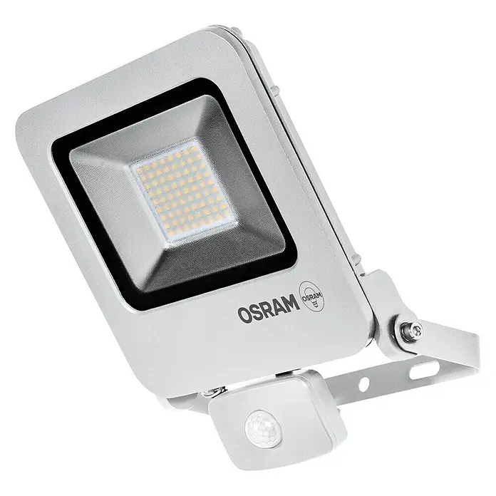 Ledvance LED-Strahler Endura Flood50 W, Weiß, Warmweiß, IP44 - Das Bild zeigt einen Osram LED-Außenstrahler in Silber mit Bewegungsmelder und einer quadratischen LED-Fläche.