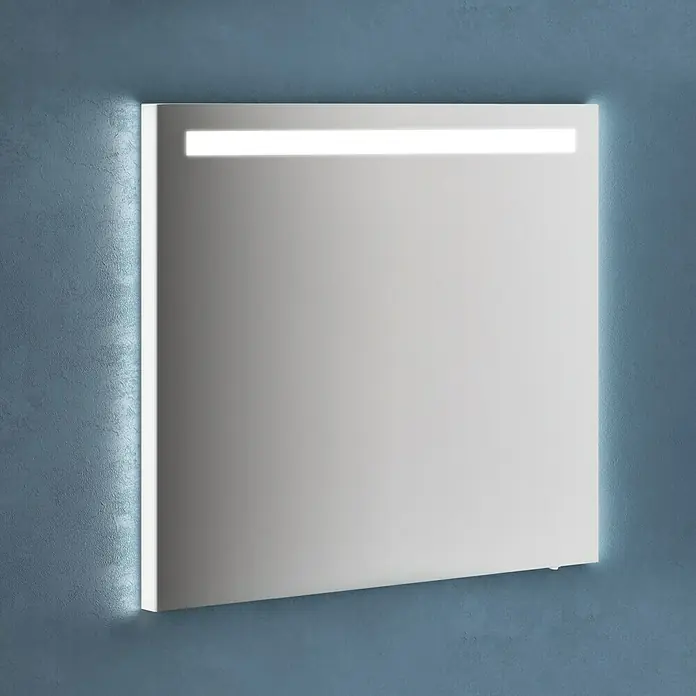 Camargue LED-Lichtspiegel Cube/Loft80 x 70 cm - Modern beleuchteter Spiegel. Der Spiegel ist quadratisch und mit LED-Leuchten an der Oberseite und linken Seite ausgestattet für optimale Ausleuchtung.