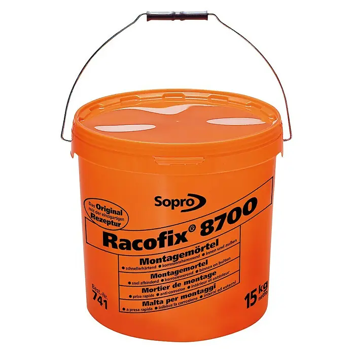 Racofix Schnellmontagemörtel 8700 - 15 kg - Abbildung eines Eimers Racofix 8700 Montagemörtel von Sopro, einem schnellhärtenden und korrosionshemmenden Montagekleber für innen und außen.