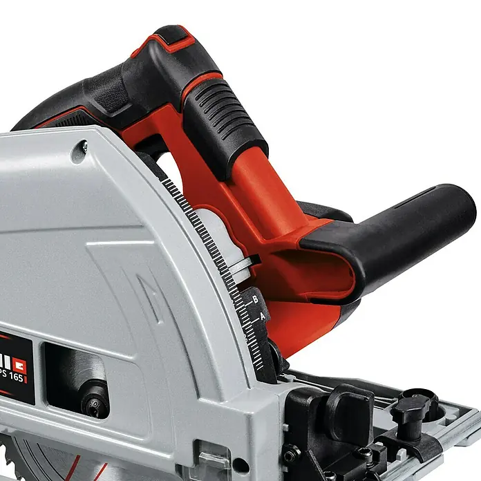 Einhell Expert Tauchsäge TE-PS 165 - 1.200 W, Leerlaufdrehzahl: 5.200 U/min - Nahaufnahme einer Einhell Akku-Handkreissäge mit rotem Griff und silbernem Sägeblatt.