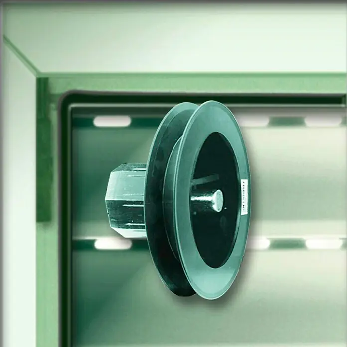 Schellenberg Disco de persiana Mini - Diámetro: 100 mm, Diámetro eje octogonal: 40 mm - Primer plano de una bobina de plástico, conocida por su capacidad de bobinado precisa y construcción duradera. Ideal para aplicaciones versátiles.