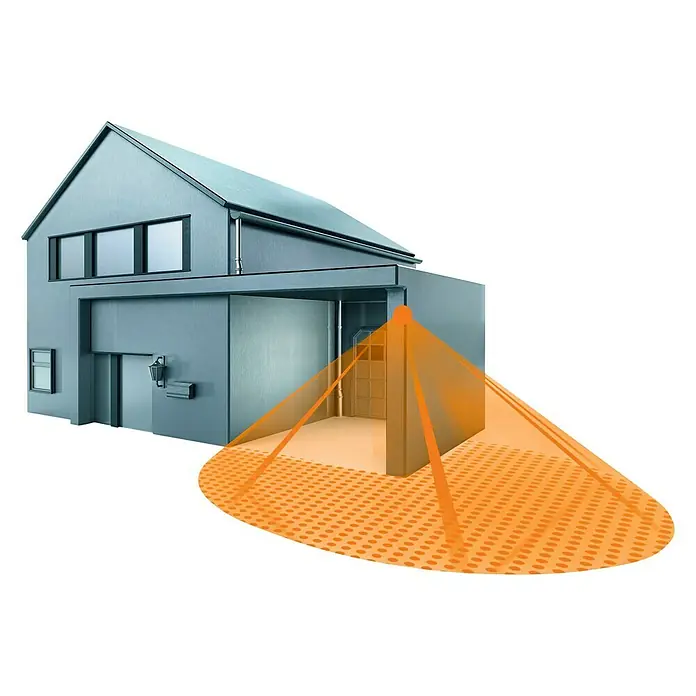 Steinel Bewegungsmelder IS 240 DUO weiß - Reichweite Sensor: 12 m, Weiß, Erfassungswinkel Sensor: 240 °, L x B x H: 100 x 60 x 90 mm - Abbildung eines Hauses mit einem orangefarbenen Sensorbereich, der einen Bewegungsmelder darstellt, zur Überwachung des Eingangsbereichs.