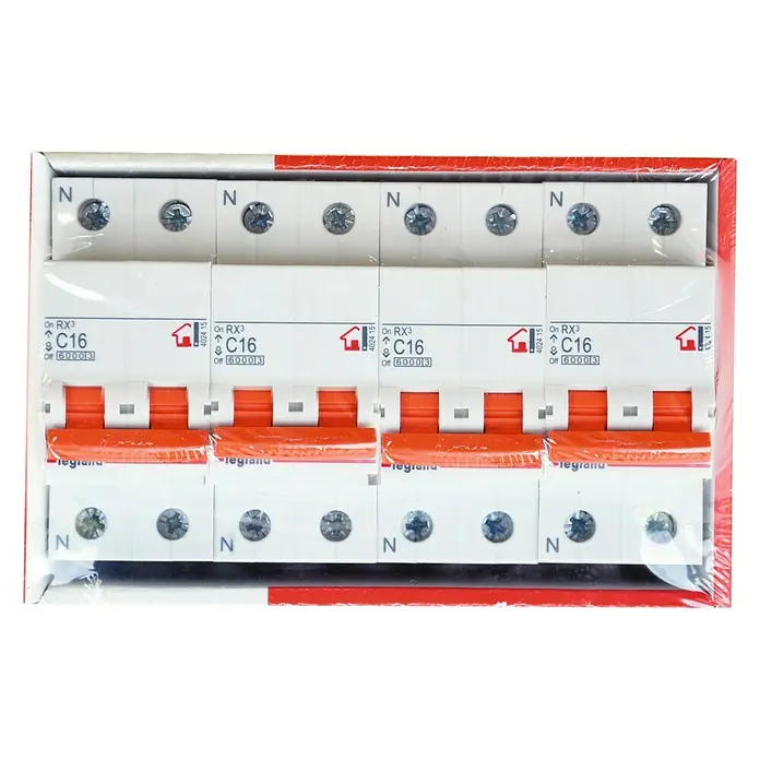 Legrand Magnetotérmico automático Pack RX3 P+N - C, 16 A, 6 kA, 2 ud. - Un paquete de cuatro interruptores automáticos Legrand C16, utilizados para la protección de circuitos eléctricos en edificios residenciales y comerciales.