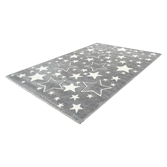 Kayoom Kinderteppich Sterne - Silber, 170 x 120 cm, 100 % Polypropylen - Ein grauer Teppich mit weißen Sternenmuster. Der Teppich hat große und kleine Sterne, die ihm ein verspieltes Aussehen verleihen.