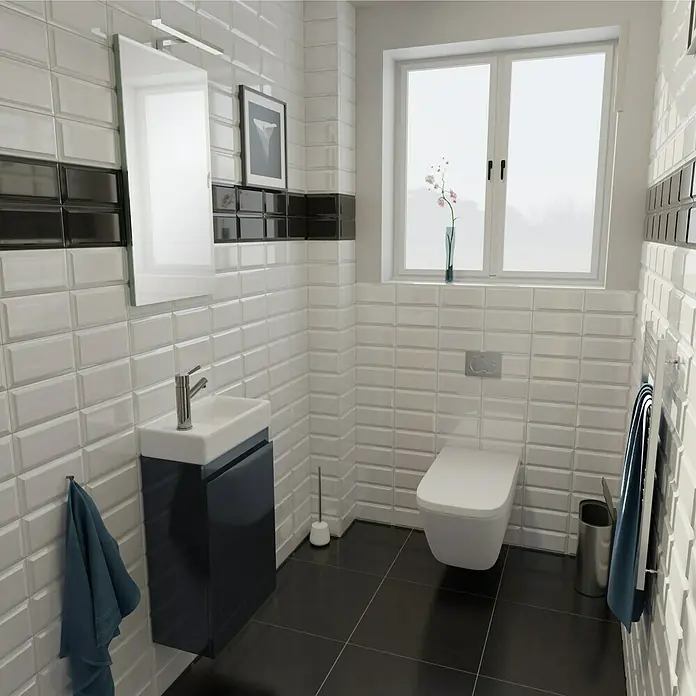 Camargue Espacio Waschtischunterschrank - 40 x 22 x 60 cm, Gama anthrazit glänzend - Badezimmer mit weißen Metrofliesen, schwarzem Boden, Waschbeckenunterschrank, Toilette und Fenster für ein helles, modernes Ambiente.