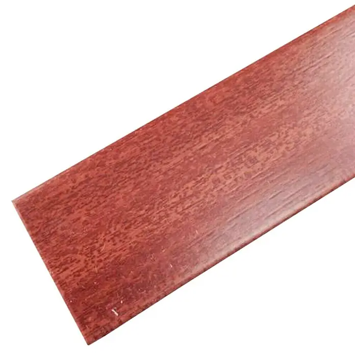 Rufete Listón rectangular Sapelly - Largo: 100 cm - Primer plano de una pieza de madera de caoba, que muestra la rica textura y el color cálido de la madera.