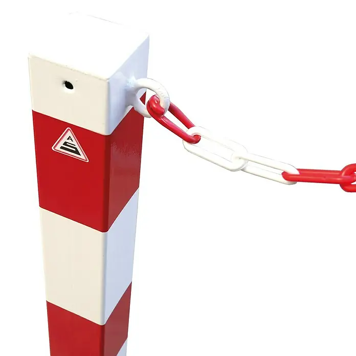 Schake Sperrpfosten - L x B x H: 70 x 70 x 1.300 mm, Stahl, Einbetonieren, Weiß/Rot, 2 Ösen - Rot-weiß gestreifter Absperrpfosten mit Kunststoffkette zur Verkehrssicherung und zum Absperren von Bereichen im Außenbereich.