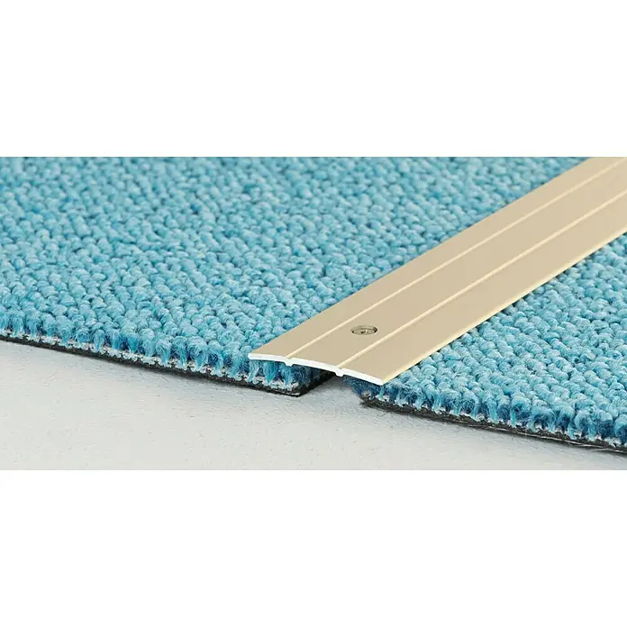 LOGOCLIC Übergangsprofil 132 - Sahara, 1 m x 38 mm x 2,5 mm, Montageart: Schrauben - Teppichübergangsprofil in Goldfarben, das zwei Teppichböden miteinander verbindet und einen sauberen Übergang zwischen den beiden Teppichen schafft.