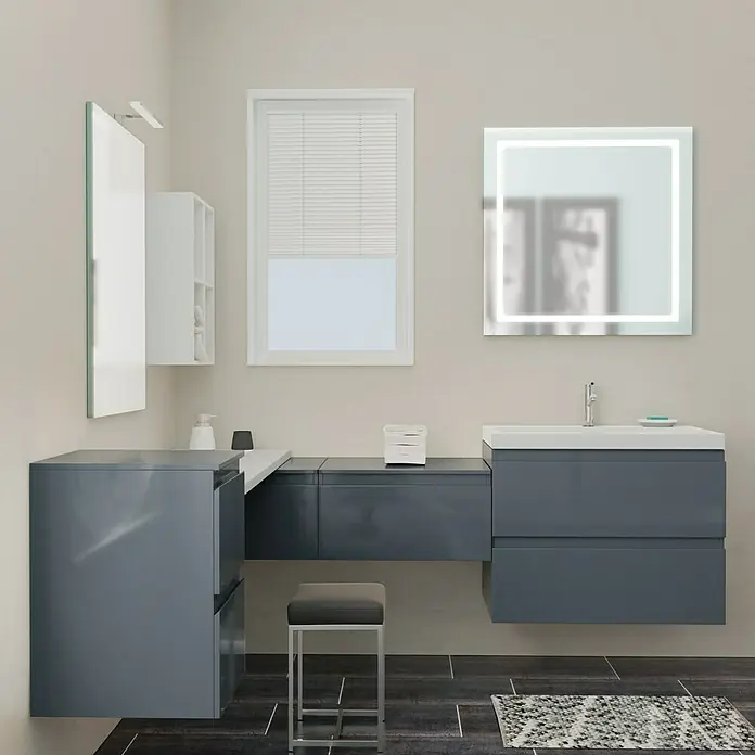 Camargue Espacio Badmöbel-Set X25 - 160 x 200 cm, Gama anthrazit glänzend - Modernes Badezimmer-Interieur mit blauem Waschtisch, beleuchtetem Spiegel und minimalistischem Design für ein stilvolles Ambiente.