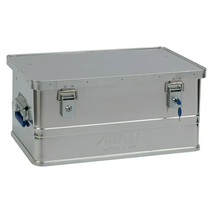 Alutec München Aufbewahrungs- & Transportbox Classic 48 - L x B x H: 575 x 385 x 270 mm, 48 l, Aluminium - Silberne Allutec-Aluminiumbox mit blauen Griffen und Schlössern für sichere Aufbewahrung. Robust und zuverlässig für verschiedene Anwendungen.