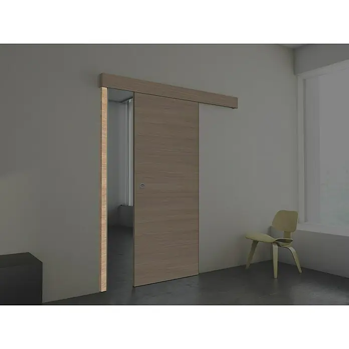 Estructura batiente Roble Urban - 67 x 2.140 mm, Roble claro - Puerta corredera de madera con herrajes, parcialmente abierta, con un diseño minimalista y herrajes a juego para interiores modernos.