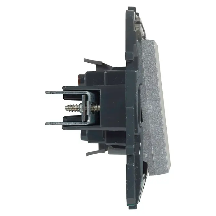 Legrand Niloé Step Conmutador - Aluminio, Colocar, IP44 - Primer plano de un interruptor de luz gris, que muestra los detalles de su construcción y la textura de la superficie.