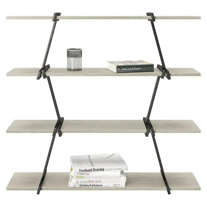 Phönix Holzregal Babylon - H x B x T: 134 x 120 x 30 cm, Traglast pro Boden: 10 kg, Anzahl Böden: 4 Stk., Schrauben, Tobacco Oak / Schwarz matt - Dieses Bild zeigt ein modernes Bücherregal mit drei Regalböden aus hellem Holz und schwarzen, schrägen Metallstützen. Eine stilvolle Ergänzung für jedes Zuhause.