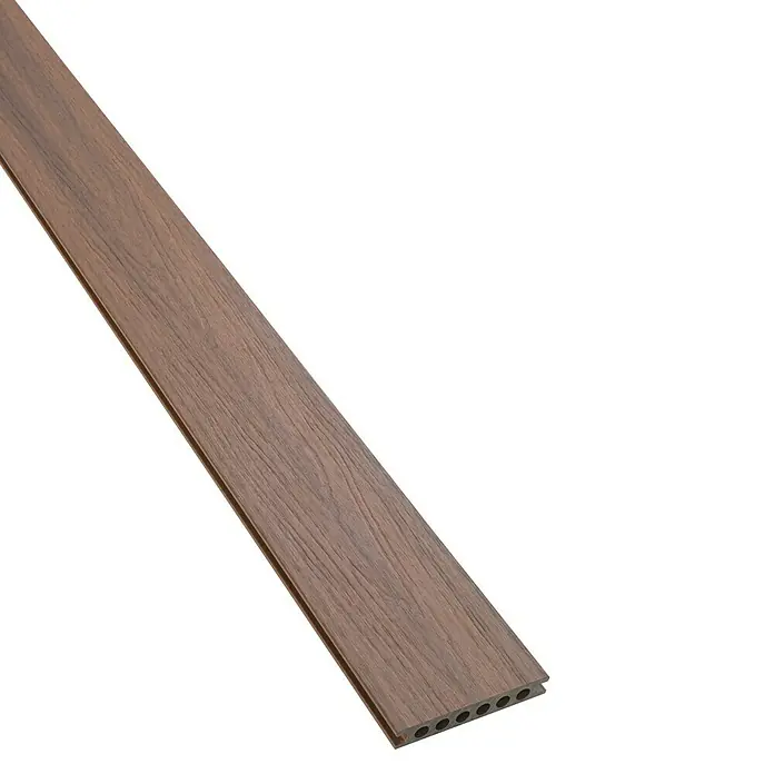 b!design WPC-Terrassendiele Ipe - 300 x 13,8 x 2,25 cm, Ipe - Ein einzelnes Stück Terrassendiele mit einer attraktiven Holzmaserung und Hohlkammern, ideal für moderne Außenbereiche.