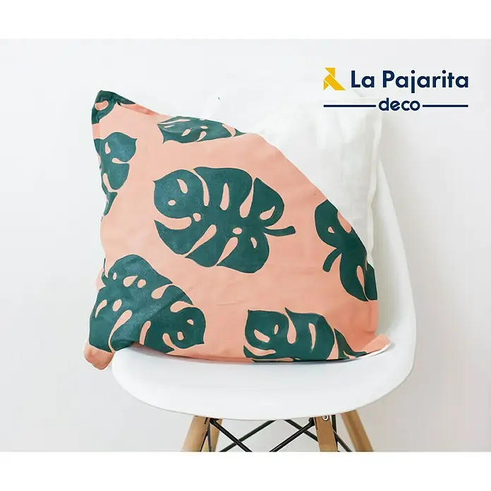 La Pajarita Pintura Gloss Paint Sometimes, 75 ml - Brillante - Cojín decorativo con un moderno estampado de hojas de Monstera en verde y rosa salmón, que aporta un toque fresco y tropical a cualquier estancia.