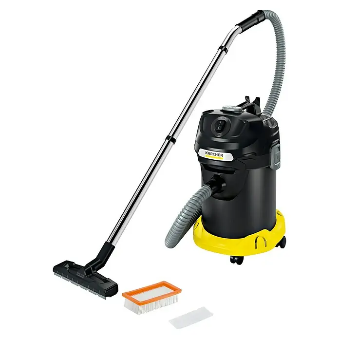 Kärcher Elektro-Aschesauger AD 4 Premium - 600 W, Behältervolumen: 17 l, Ohne Beutel - Das Bild zeigt einen Kärcher Nass- und Trockensauger mit Zubehör. Der Staubsauger ist schwarz und gelb, und das Zubehör umfasst eine Düse und Filter.
