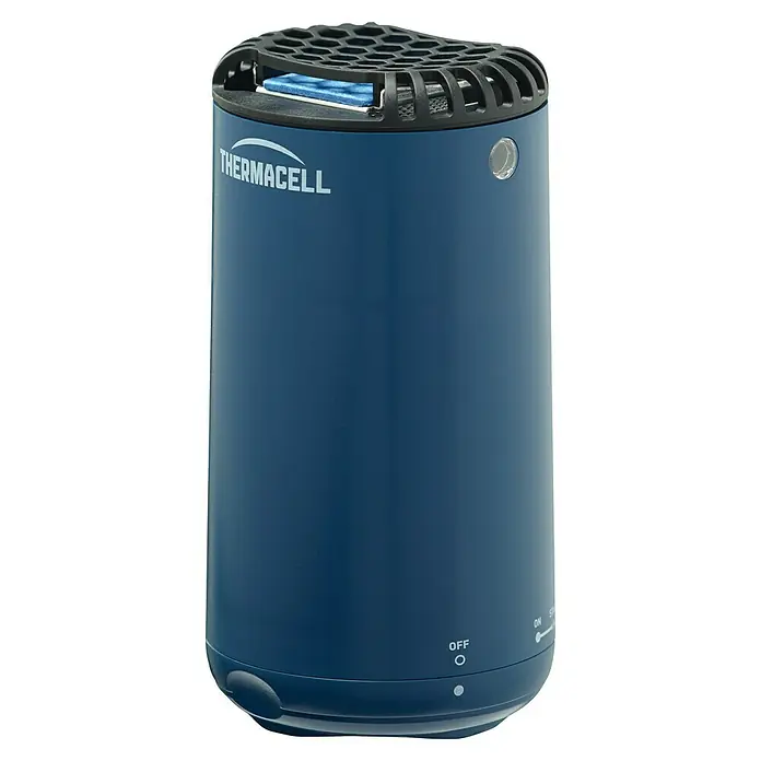 Thermacell Difusor Antimosquitos - Azul Navy, Alcance: 20 m - Dispositivo repelente de mosquitos Thermacell azul, ideal para uso en exteriores, con el logotipo "Thermacell".