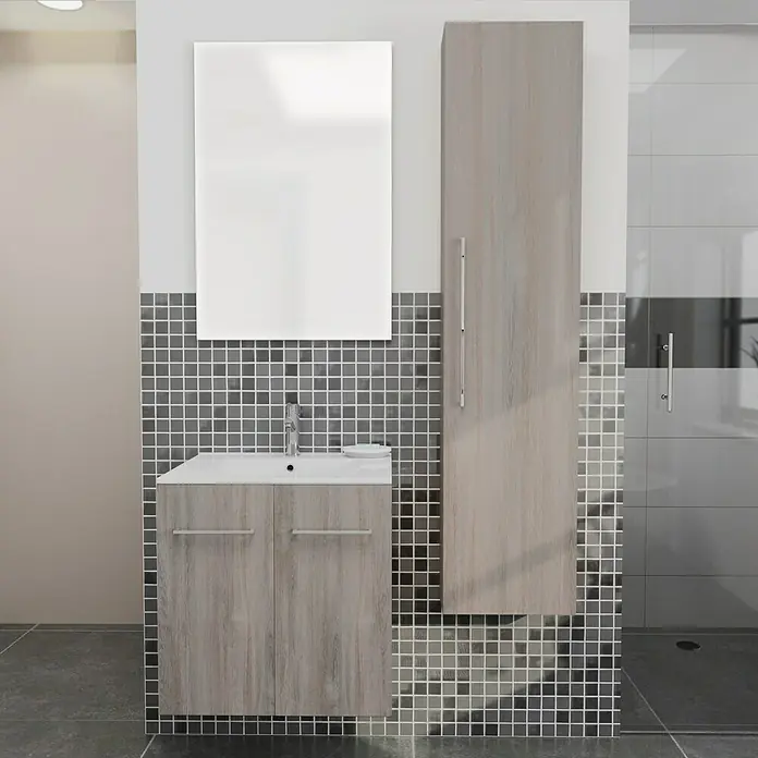 Camargue Espacio Badmöbel-Set i7 - 100 cm, Faro - Ein Badezimmer-Interieur mit einem stilvollen Waschtischunterschrank, einem hochformatigen Spiegel und einem schlanken Hochschrank in Holzoptik.