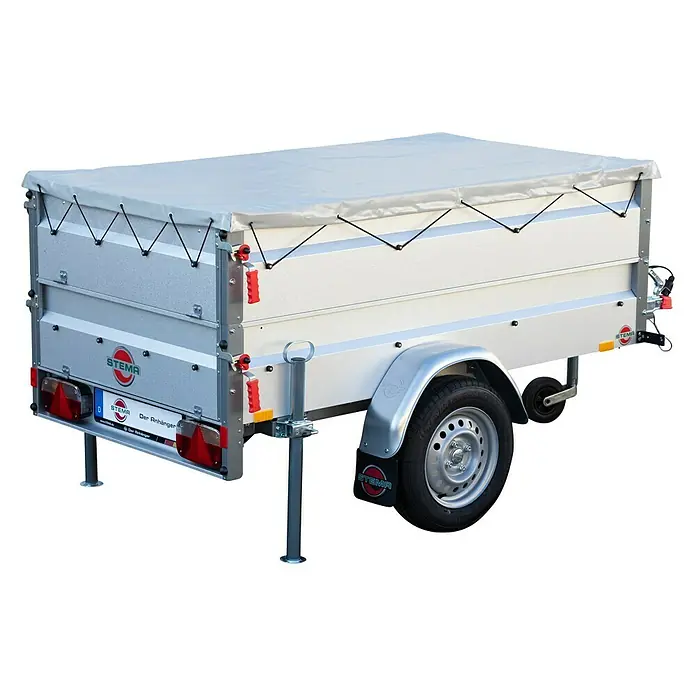 Stema Anhänger BASIC 1000 - Nutzlast: 789 kg, Einachser, 201 x 108 x 69 cm mit Bordwandaufsatz, Gebremst - Produktbild eines Stema Anhängers mit Plane, ideal für den Transport. Der Anhänger ist robust und vielseitig einsetzbar.