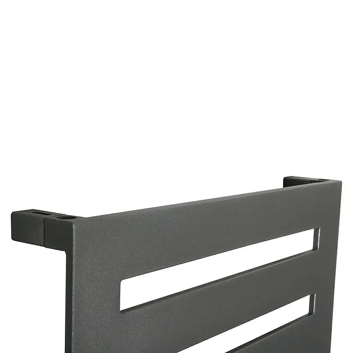 Szagato Designheizkörper Zebra 3 - B x H: 600 x 1.750 mm, Wärmeleistung bei Vorlauftemperatur von 75 °C (D: 50): 1.302 W, Moonstone-Grau - Detailansicht eines stilvollen, horizontalen Heizkörpers mit klaren Linien und dunkler Oberfläche. Modernes Design für Ihr Badezimmer.