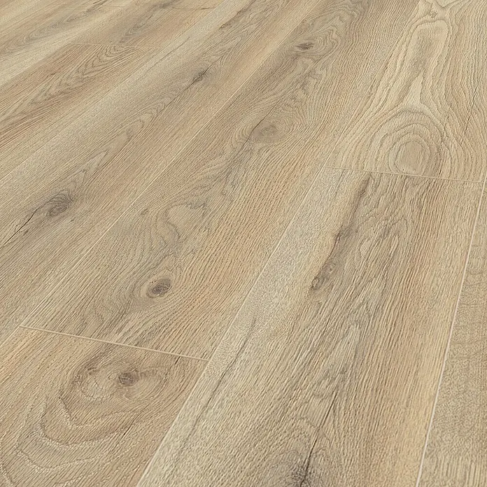 Krono Original Laminatmuster Organic Clever Silent Ashland Oak - 297 x 195 x 7 mm, Landhausdiele - Nahaufnahme von hellem Laminatboden mit Maserung. Das Laminat bietet eine attraktive Holzoptik für den Innenbereich.