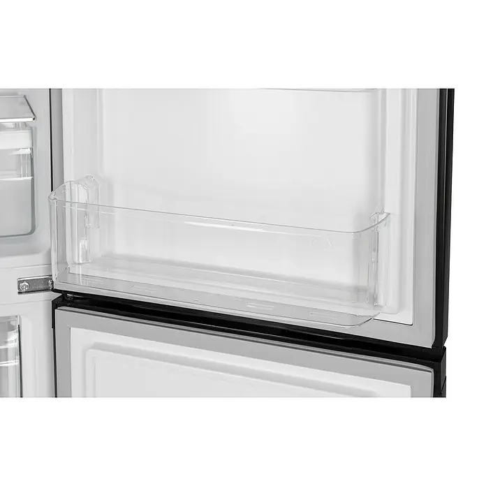 PKM Kühl-Gefrierkombination KG117EW - Nutzinhalt Gesamt: 117 l, 49,5 x 47 x 114 cm, Weiß - Nahaufnahme eines Kühlschranks mit einer transparenten Ablage, die die Innenausstattung und die Funktionalität hervorhebt.