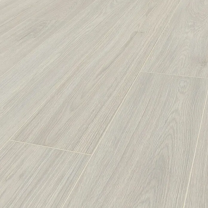 Krono Original Laminat Atlantic 8 - Cotton Greenvale Oak, Landhausdiele, 1.288 x 195 x 8 mm - Nahaufnahme von hellem Laminatboden, der eine natürliche Holzstruktur und moderne Ästhetik zeigt. Ideal für stilvolle Innenräume.