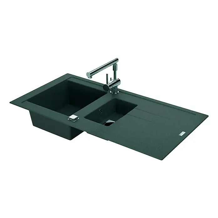 Carea Einbauspüle Tango - 98 x 50 cm, Material Spüle: CAREAgranit®, Betongrau - Detaillierte Aufnahme eines modernen Spültisches mit zwei Becken und einer eleganten Armatur, perfekt für jede Küche.