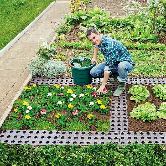Garantia Beetplatte Maxi - 4 Stk., 70 x 24 cm - Gartenarbeit mit innovativen Gartenwegplatten, die den Zugang erleichtern und die Pflanzen schützen.